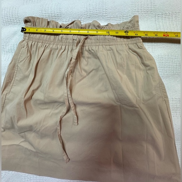 Express Beige High Waisted Paper Bag Mini Skirt Size 6 - Picture 6 of 10